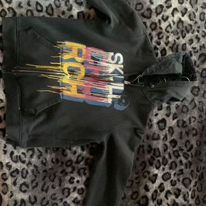 Hurley size L worn a few times. I don’t wear it anymore